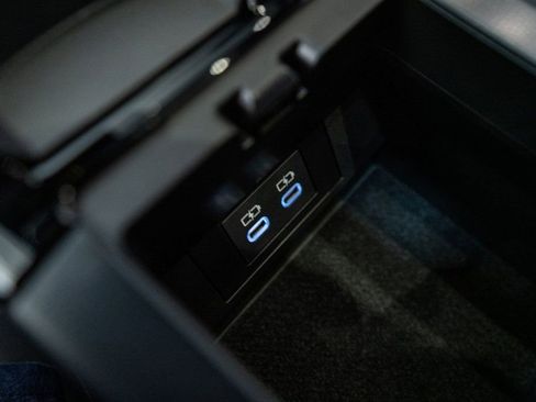 New 2026 Toyota Prius Plug-In Hybrid image 32