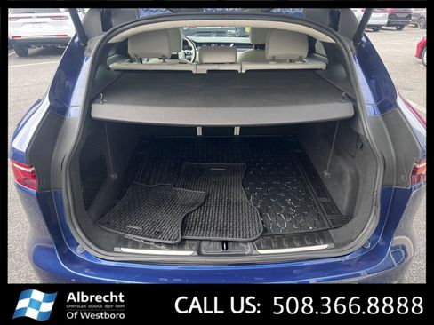 Used 2023 Jaguar F-PACE S image 15