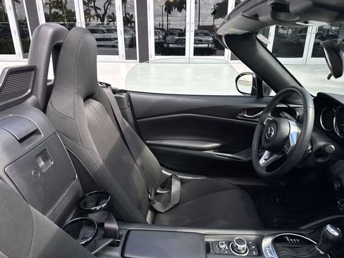 Used 2020 MAZDA MX-5 Miata Sport RWD image 15