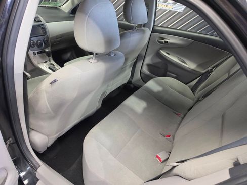 Used 2013 Toyota Corolla LE FWD image 22