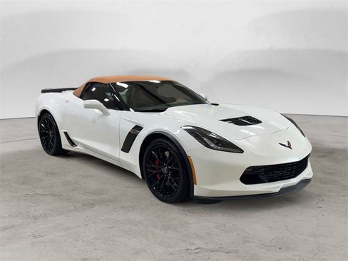 Used 2016 Chevrolet Corvette Z06 w/ 3LZ Preferred Equipment Group image 7