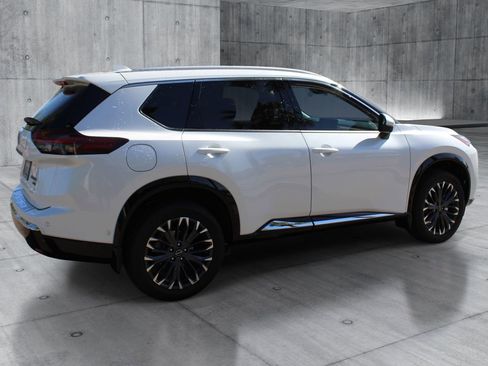 Used 2026 Nissan Rogue Platinum w/ Platinum Premium Package AWD/4WD image 5