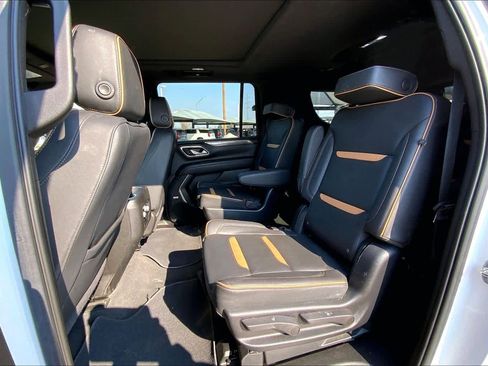 Used 2022 GMC Yukon XL AT4 image 20