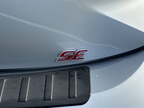 Used 2020 Toyota Corolla Hatchback image 12