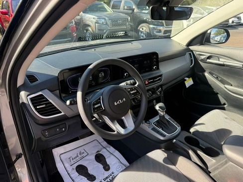 Used 2026 Kia Seltos LX image 3