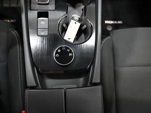 Used 2023 Nissan Rogue S AWD/4WD image 20