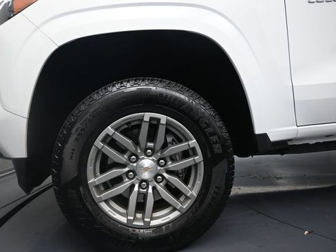 Used 2024 Chevrolet Colorado LT w/ LT Convenience Package III image 10