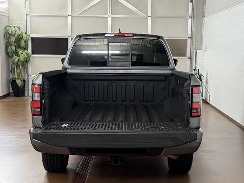Used 2022 Nissan Frontier SV w/ Technology Package AWD/4WD image 5
