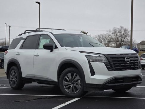 New 2026 Nissan Pathfinder SV image 1