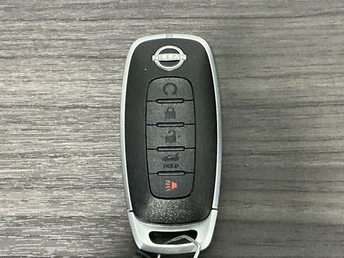 Used 2025 Nissan Murano SV image 31