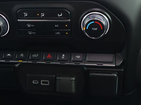 Used 2023 Chevrolet Silverado 1500 Custom image 28