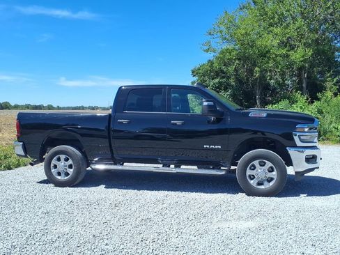 Used 2026 RAM 2500 Big Horn AWD/4WD image 4