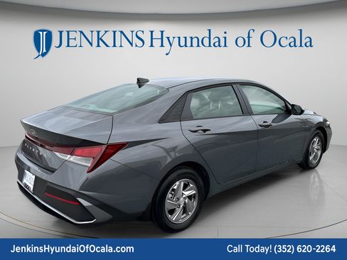 New 2026 Hyundai Elantra SEL Sport Premium FWD image 3