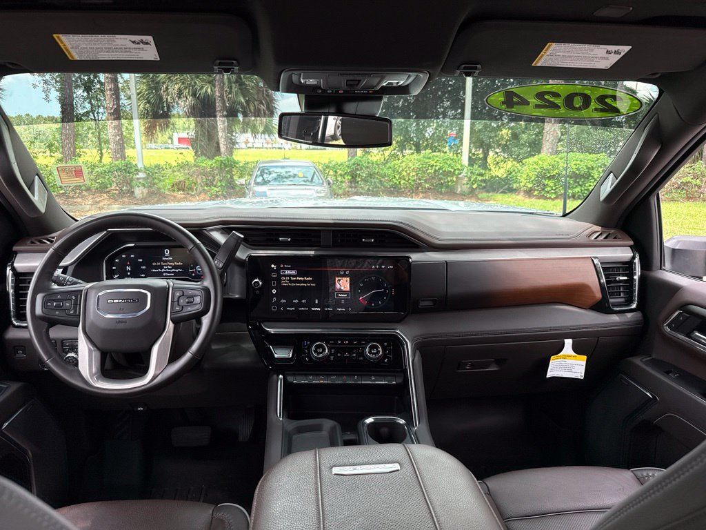 Used 2024 GMC Sierra 2500 Denali AWD/4WD image 18