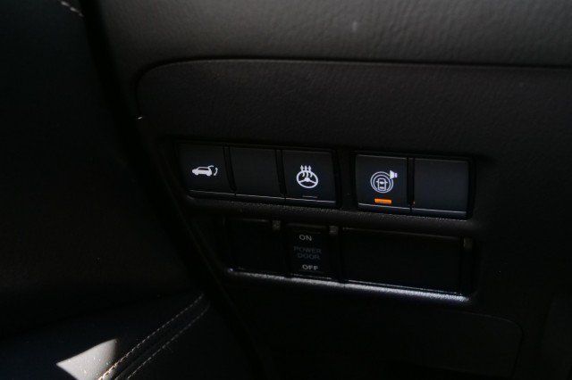 Used 2023 Nissan Armada Platinum w/ Captain's Chairs Package RWD image 23