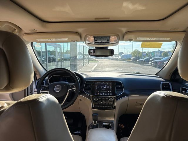 Used 2019 Jeep Grand Cherokee Limited AWD/4WD image 15