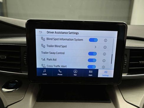 Used 2024 Ford Explorer XLT w/ Equipment Group 202A AWD/4WD image 23
