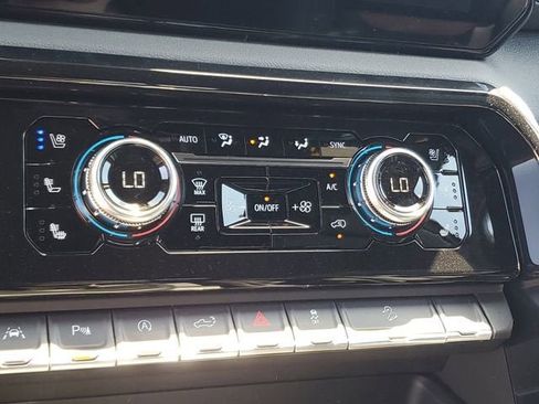 New 2026 GMC Sierra 1500 AT4 w/ AT4 Premium Package AWD/4WD image 24