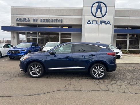 Used 2023 Acura RDX w/ Technology Package image 3