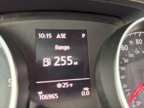 Used 2015 Volkswagen Golf TDI S image 9