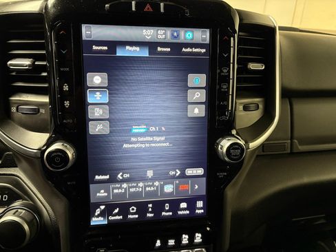 Used 2024 RAM 2500 Big Horn w/ Sport Appearance Package image 18