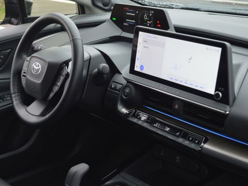 Used 2023 Toyota Prius Limited image 34