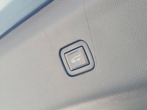 Used 2023 Buick Enclave Avenir w/ Trailering Package, 5000 lbs. image 16