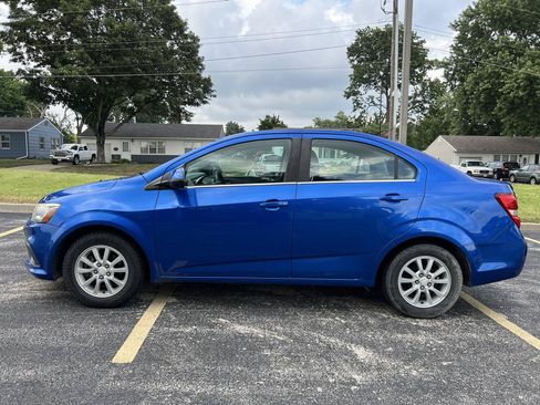 Used 2017 Chevrolet Sonic LT FWD image 2