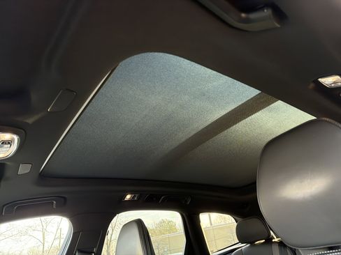 Used 2021 Volvo XC60 T5 R-Design image 35