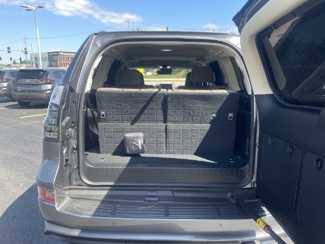 Used 2023 Lexus GX 460 Premium AWD/4WD image 35
