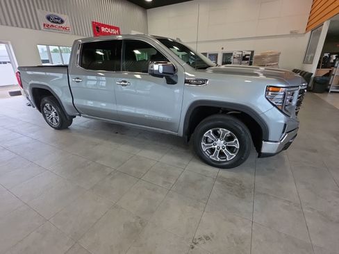 Used 2025 GMC Sierra 1500 SLT AWD/4WD image 8