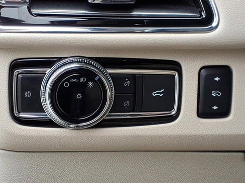 Used 2019 Lincoln Navigator Reserve image 20