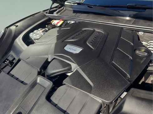 Used 2020 Porsche Cayenne image 26