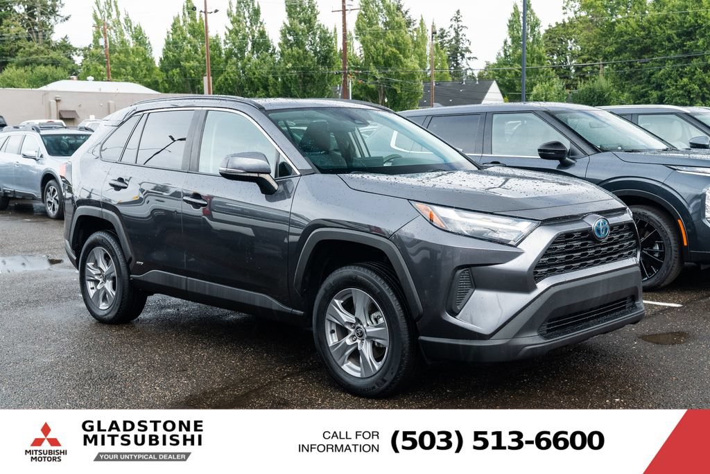 Used 2022 Toyota RAV4 XLE w/ Convenience Package AWD/4WD image 1