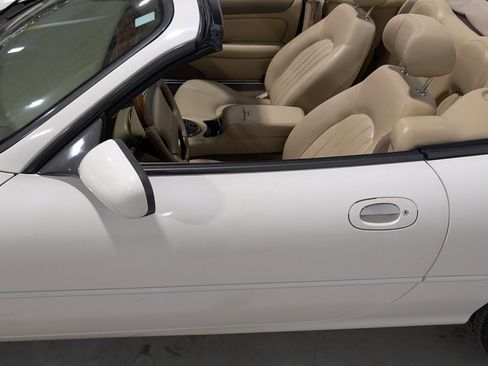 Used 2003 Jaguar XK8 Convertible image 29