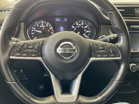Used 2020 Nissan Rogue SV image 11