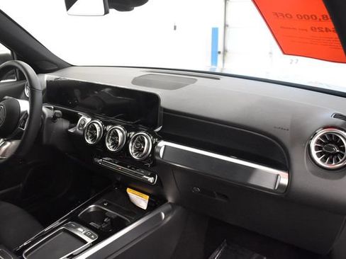 New 2026 Mercedes-Benz GLB 250 4MATIC image 18