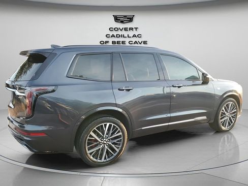 Certified 2022 Cadillac XT6 Sport image 10