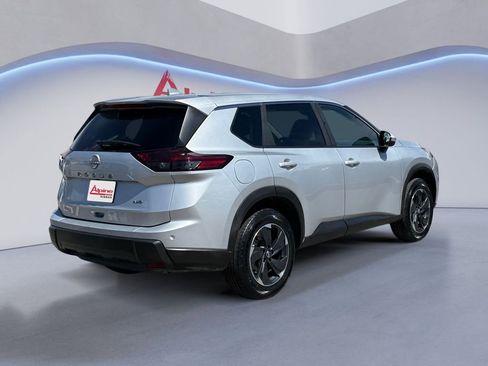 Used 2025 Nissan Rogue SV AWD/4WD image 5