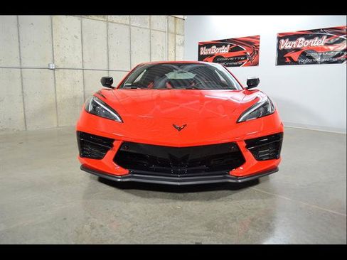 Used 2021 Chevrolet Corvette Stingray Preferred Cpe w/ Z51 Performance Package RWD image 3