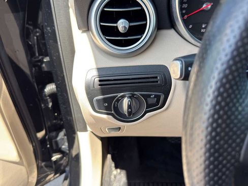 Used 2018 Mercedes-Benz GLC 300 4MATIC image 23