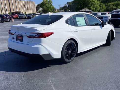 New 2026 Toyota Camry SE FWD image 3