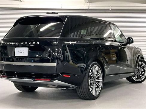 New 2026 Land Rover Range Rover Long Wheelbase SE AWD/4WD image 4