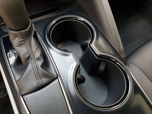 Used 2020 Toyota Camry LE w/ Convenience Package FWD image 8