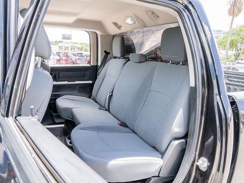 Used 2016 RAM 2500 Tradesman w/ Chrome Appearance Group AWD/4WD image 16