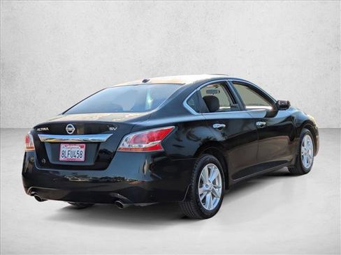 Used 2015 Nissan Altima 2.5 SV image 5