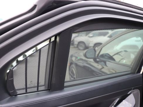 Used 2024 BMW 740i xDrive image 33