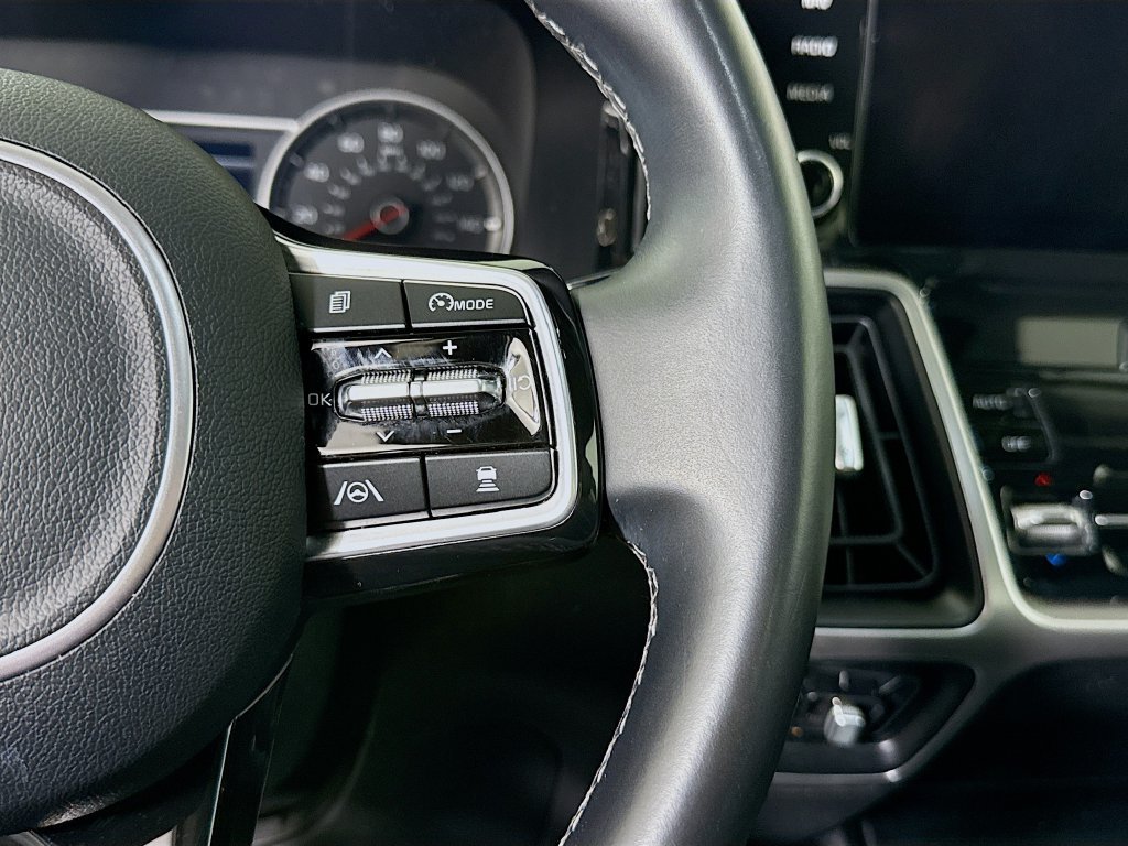 Certified 2022 Kia Sorento X-Line EX AWD/4WD image 22
