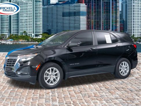 Used 2023 Chevrolet Equinox LS FWD image 3
