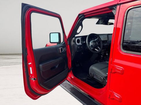 Used 2025 Jeep Wrangler Sahara 4xe AWD/4WD image 10